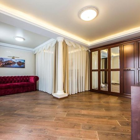 Шикарная Квартира Возле Костёла В Центре Киев Екстериор снимка