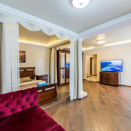 Шикарная Квартира Возле Костёла В Центре Киев Екстериор снимка