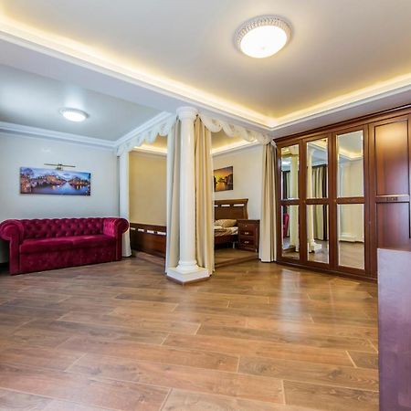 Шикарная Квартира Возле Костёла В Центре Киев Екстериор снимка